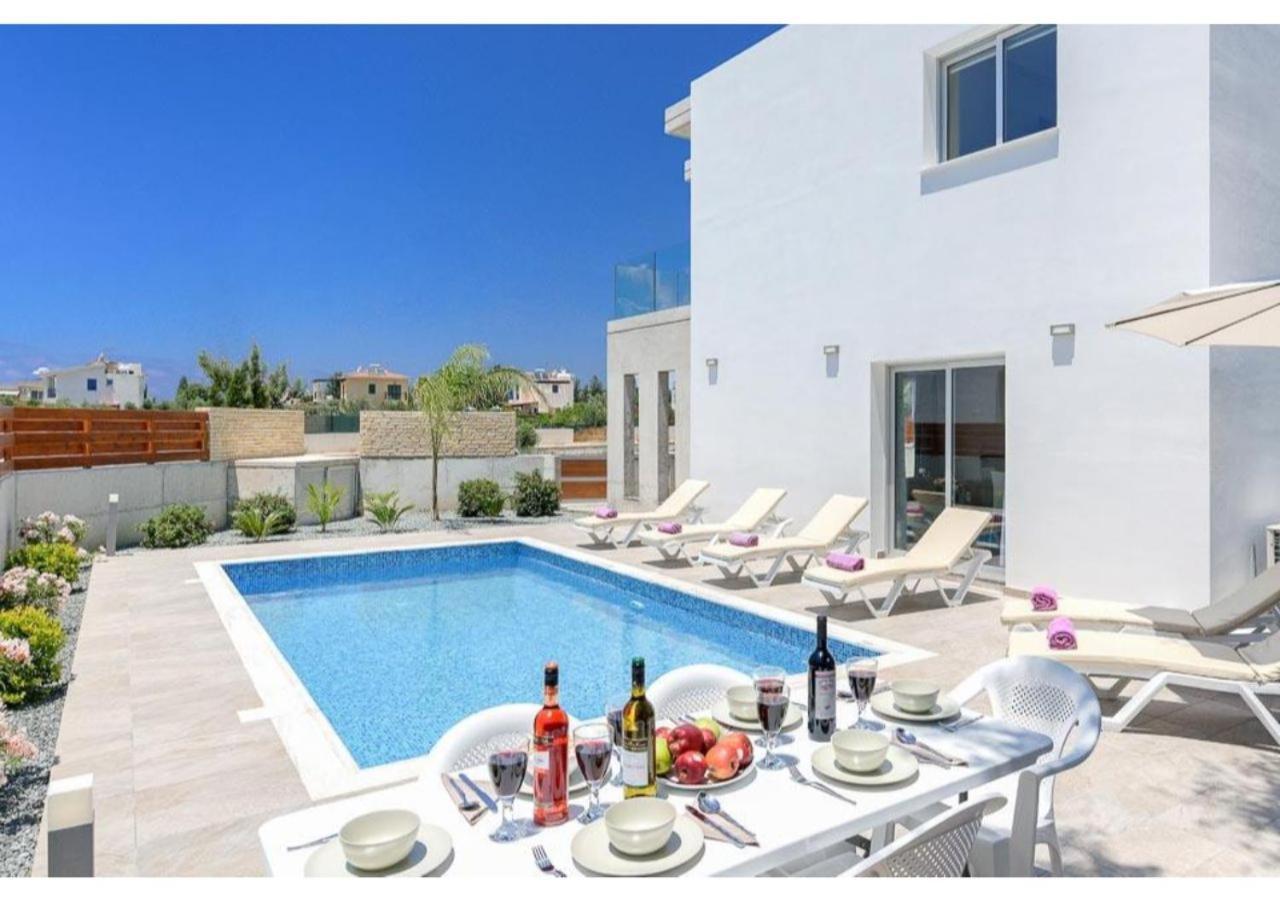 Villa Coral Peyia Exterior foto